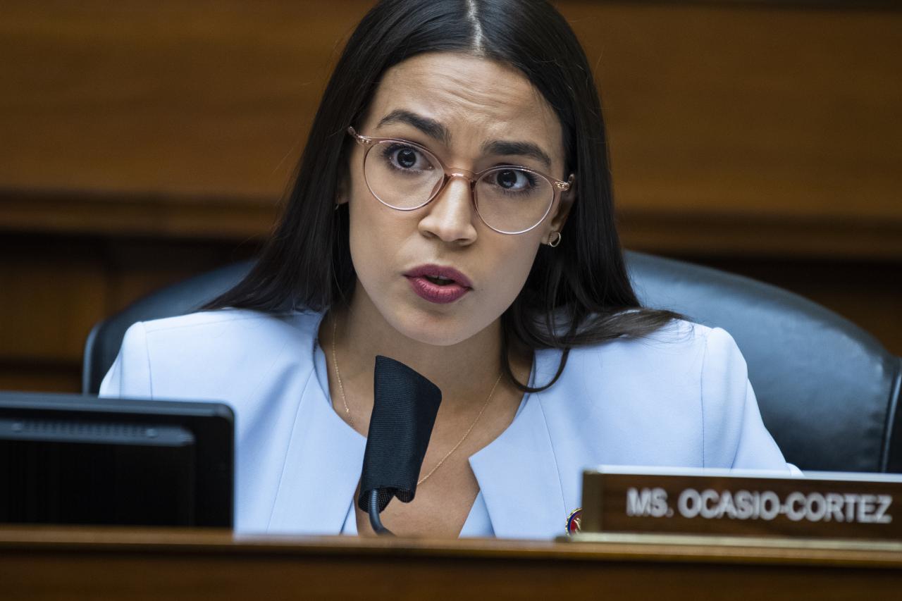 Marjorie Taylor Greene vs. AOC: A ridiculous comparison | Vox