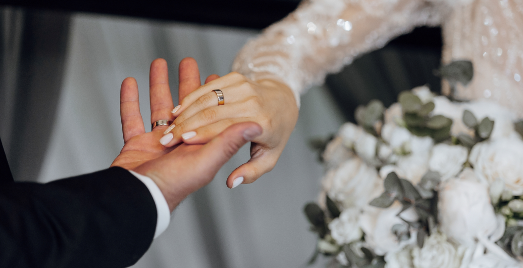 Sean Hannity And Ainsley Earhardt Of Fox News Are Engaged - Wide Open Country