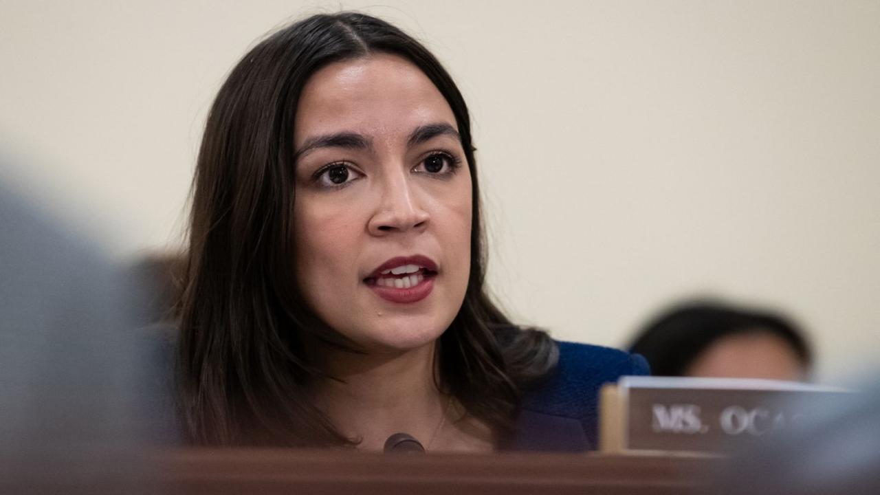 Alexandria Ocasio-Cortez announces bid to become top Democrat on Oversight Committee | CNN Politics