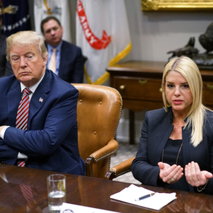 Mỹ có bộ nữ trưởng tư pháp đầu tiên